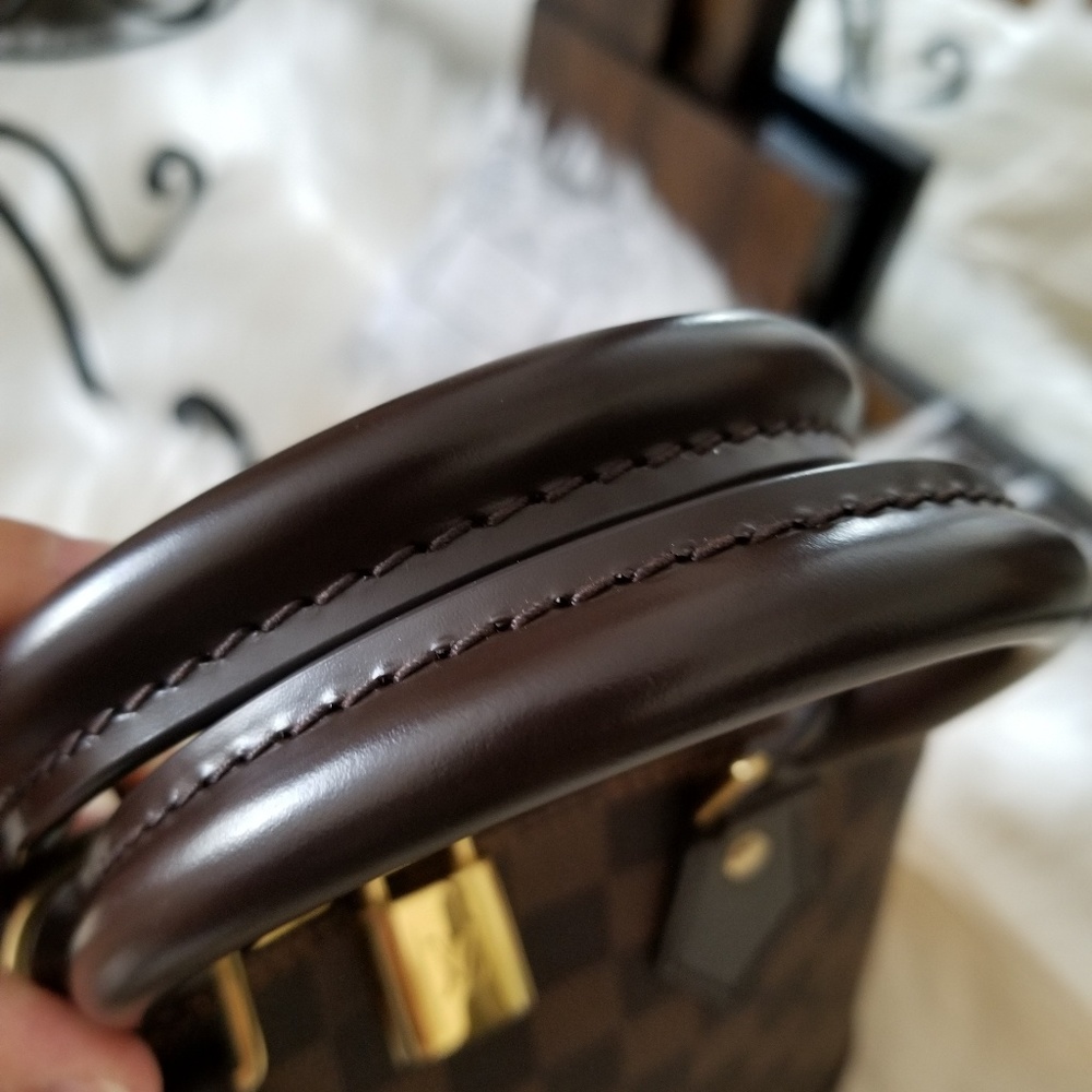 🎉🎉SOLD🎉🎉 Authentic Louis Vuitton Alma BB - Picture 5 of 6